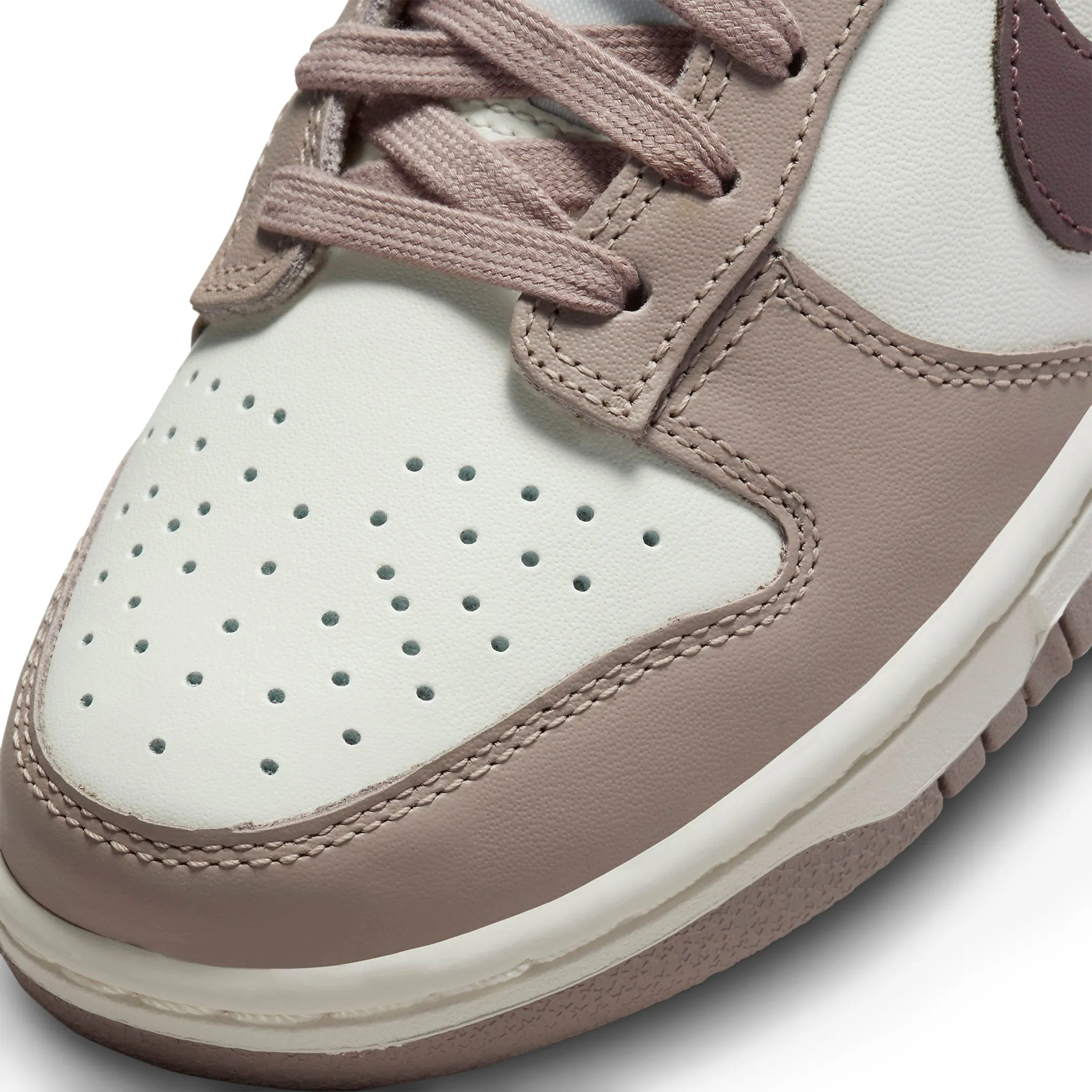 Nike Dunk Low Diffused Taupe (W)